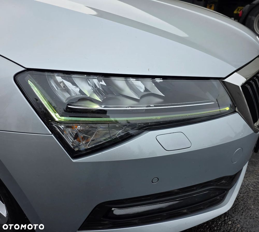 Skoda Superb 2.0 TDI DSG Sportline - 17