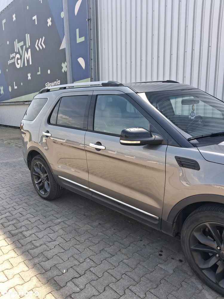 Ford Explorer - 4