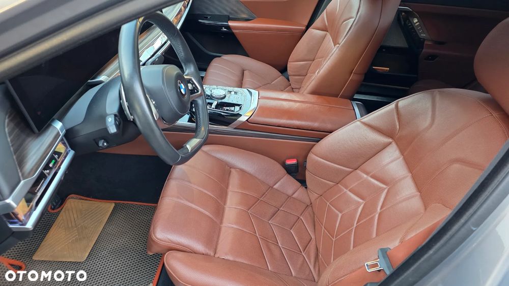 BMW Seria 7 740d xDrive - 24