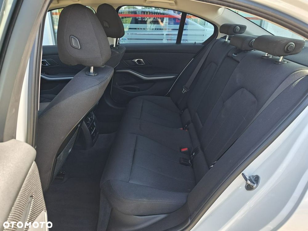 BMW Seria 3 - 18
