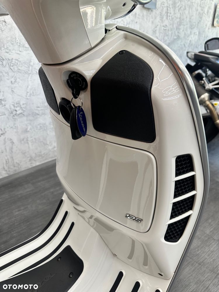 Vespa GTS - 12