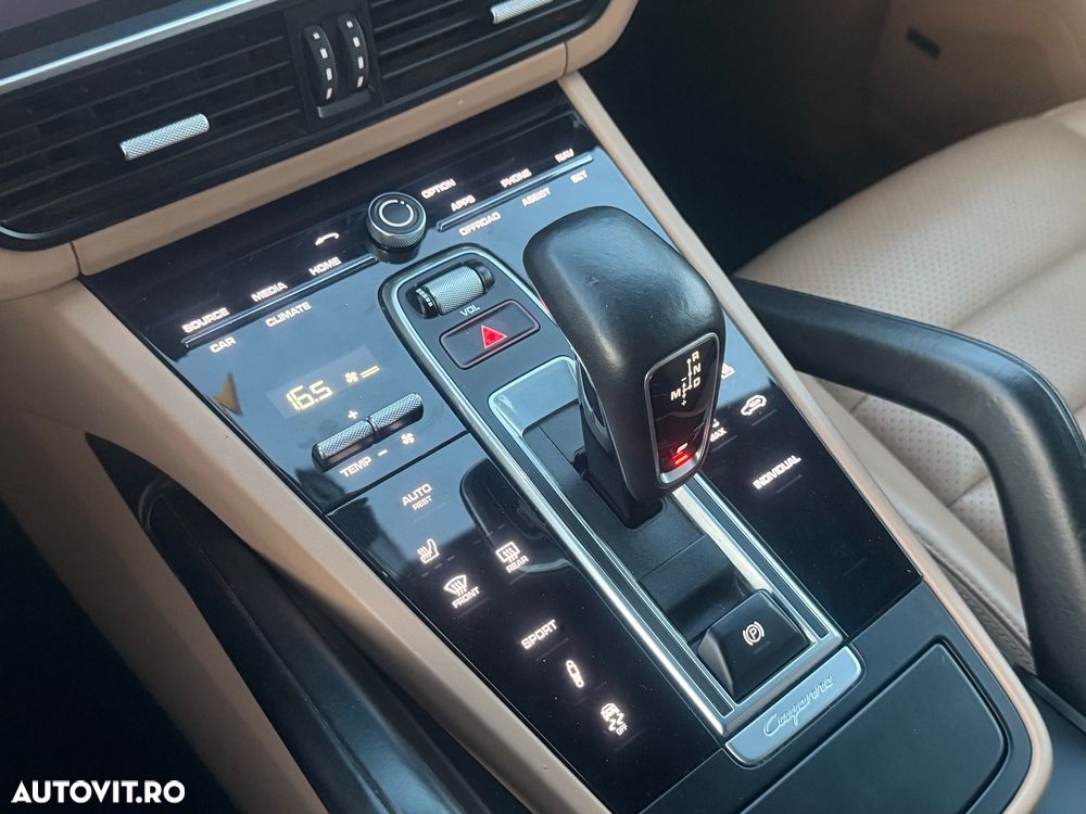 Porsche Cayenne - 16