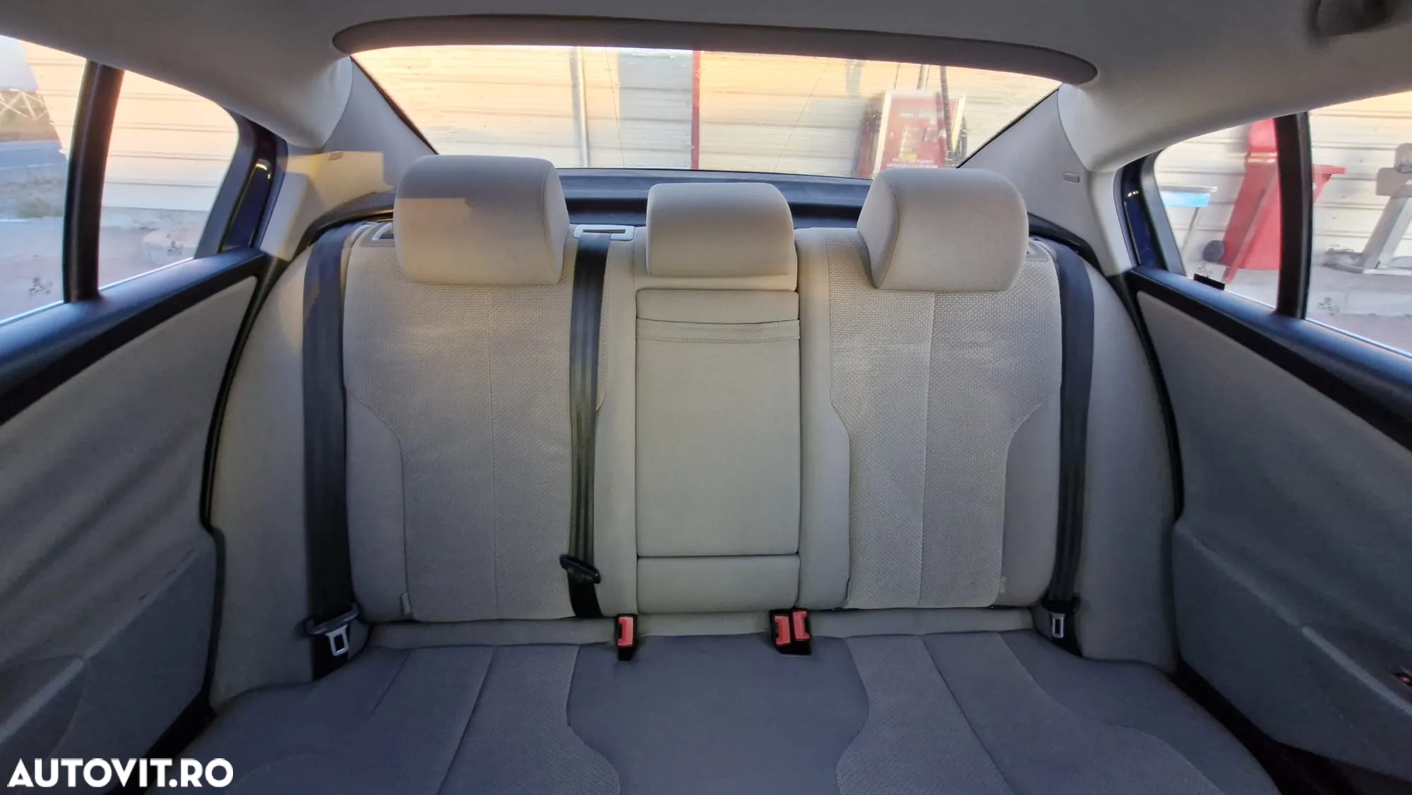 Volkswagen Passat 2.0TDI Comfortline DPF Bluemotion Technology - 12