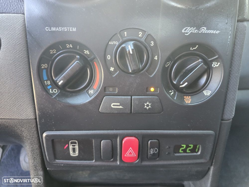 Alfa Romeo 146 1.4 TS 16V Sport - 8