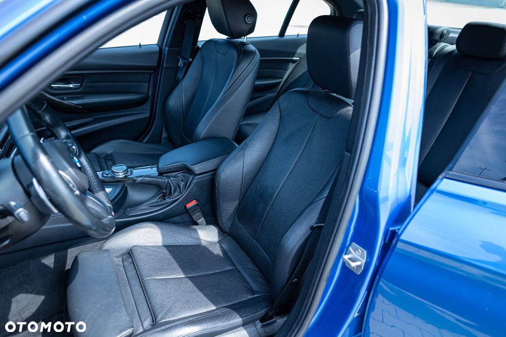 BMW Seria 3 335i - 13