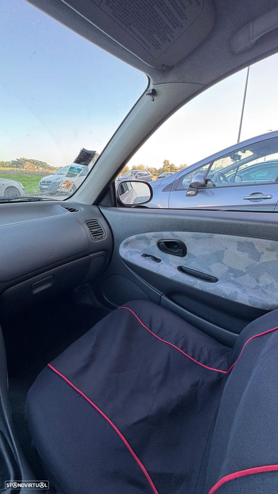 Mitsubishi Carisma Hatchback 1.6 GLX - 8