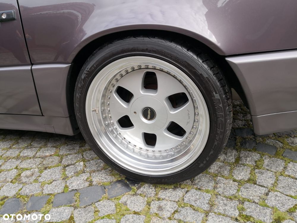 Mercedes-Benz SL - 17