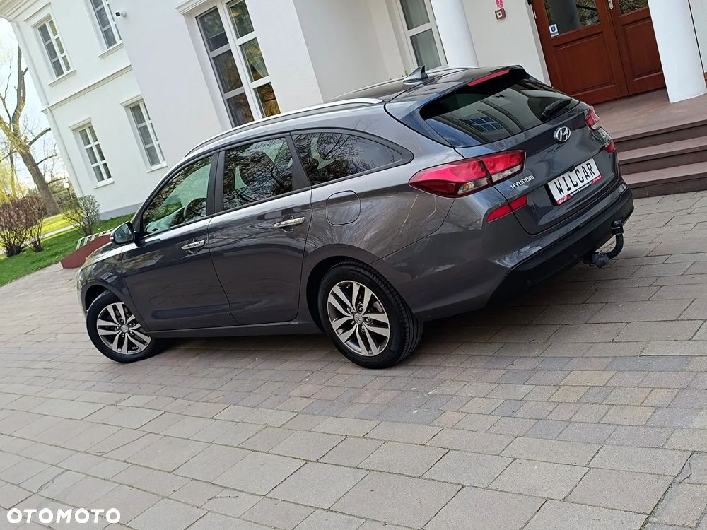Hyundai i30 blue Kombi 1.6 CRDi Style - 12