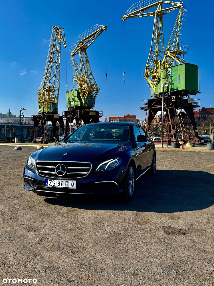 Mercedes-Benz Klasa E 220 d 4Matic 9G-TRONIC Avantgarde - 4