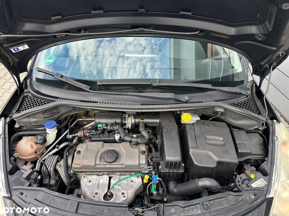 Peugeot 207 - 22