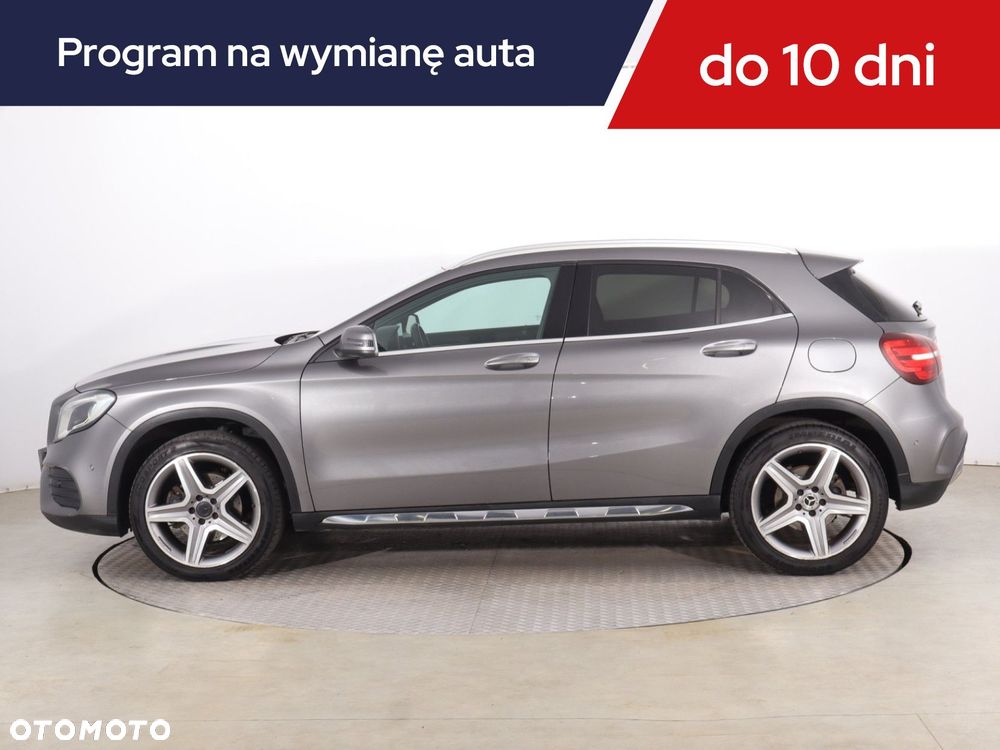 Mercedes-Benz GLA - 4