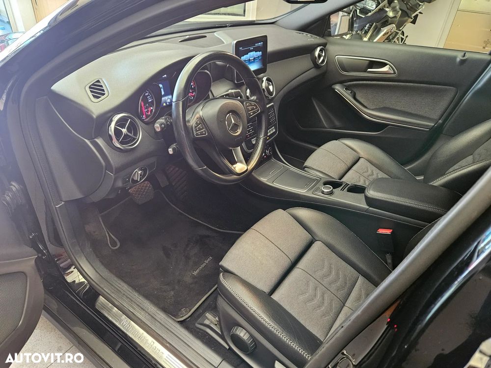 Mercedes-Benz GLA - 9