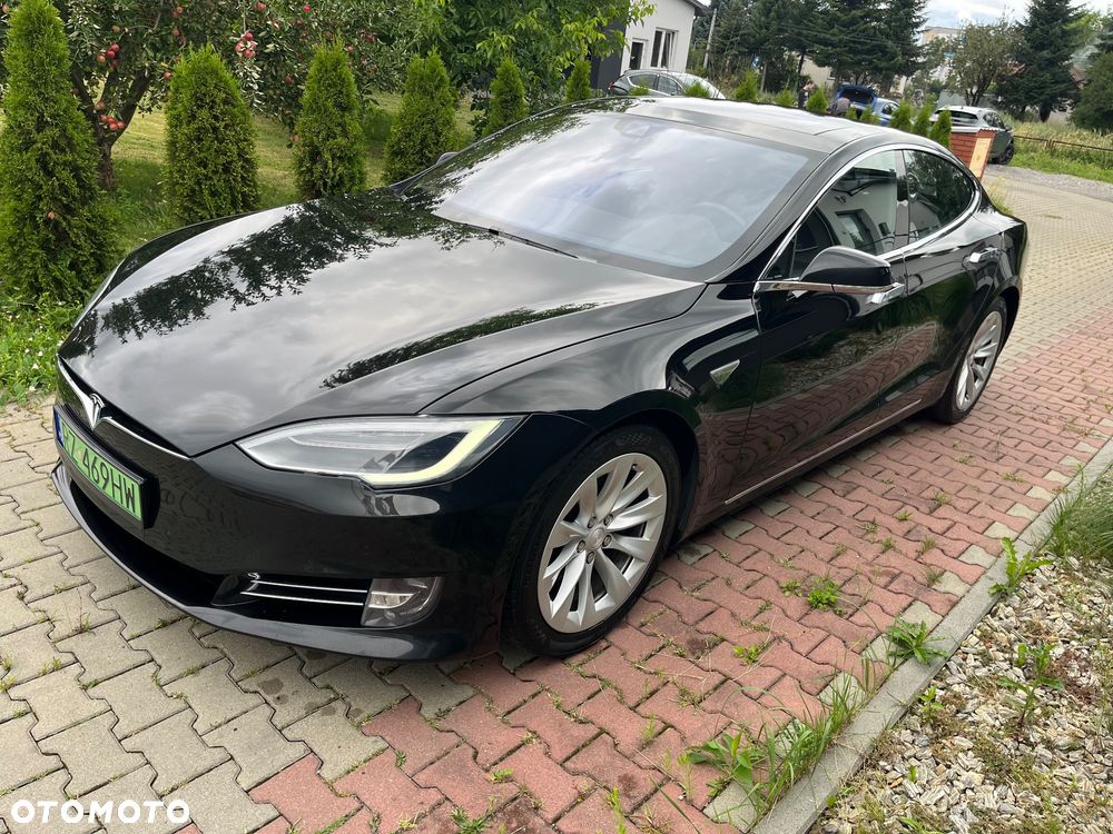 Tesla Model S - 6