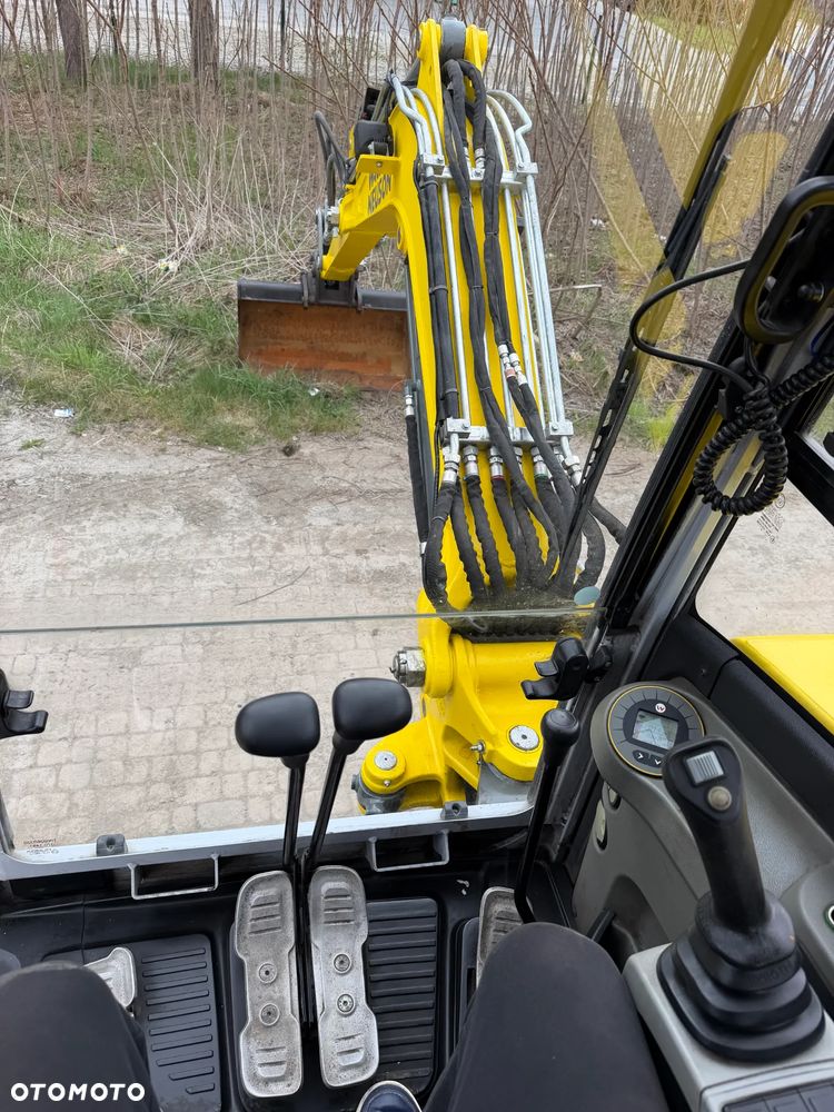 Wacker Neuson EZ53 Koparka Gąsienicowa 5,5 Tony. 2020 rok. 1772 mtg. Jak Nówka z salonu! ani deka luzów czy wycieków! Pochodzi z Gospodarstwa Norweskiego! Aktualne serwisy DEKRA BMWT 2027r. 2 łyżki. Silnik PERKINS 4 cyl. 52km. Maszyna Full wypasiona! Bogata wersja Norweska! Klima. Szybkozłącze Hydrauliczne. OKAZJA. Pełny Oryginał historia do sprawdzenia w Wacker autoryzowany! 4 sekcje Hydrauliczne. Po serwisach eksploatacyjnych. Ani Deka luzów i wycieków - 20
