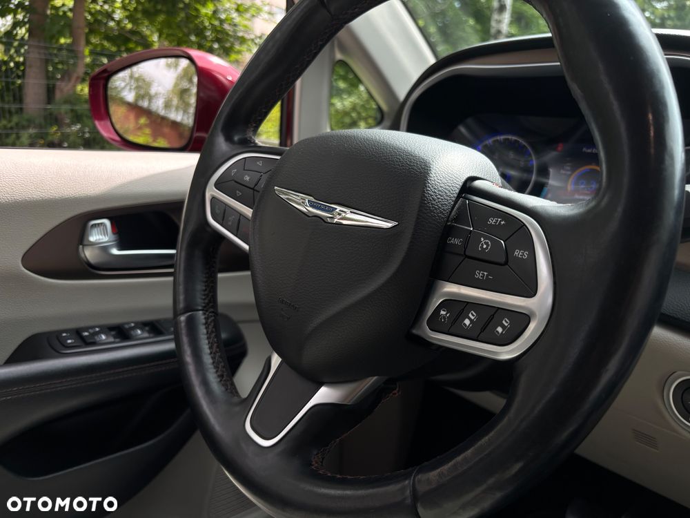Chrysler Pacifica - 29