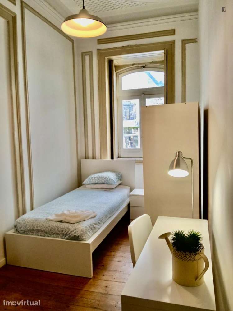 Quarto - localizado em Lisbon - Grande imagem: 4/7