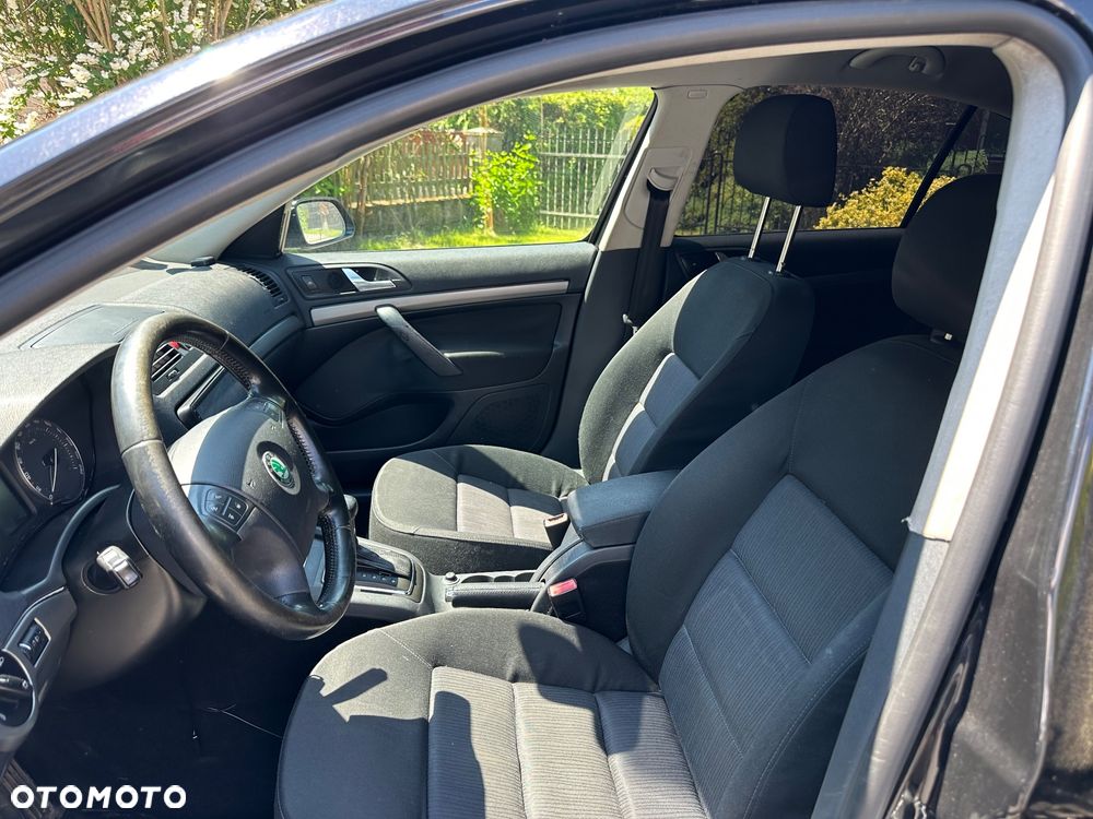 Skoda Octavia 2.0 FSI Ambiente Tiptr - 9