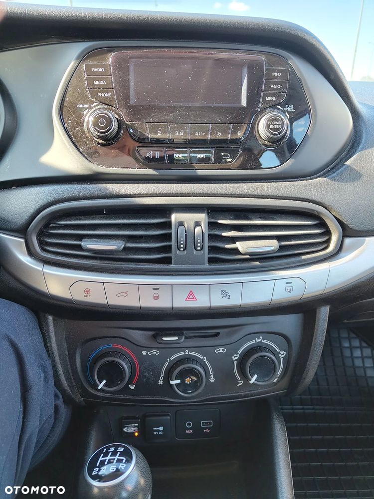 Fiat Tipo 1.4 16V - 8
