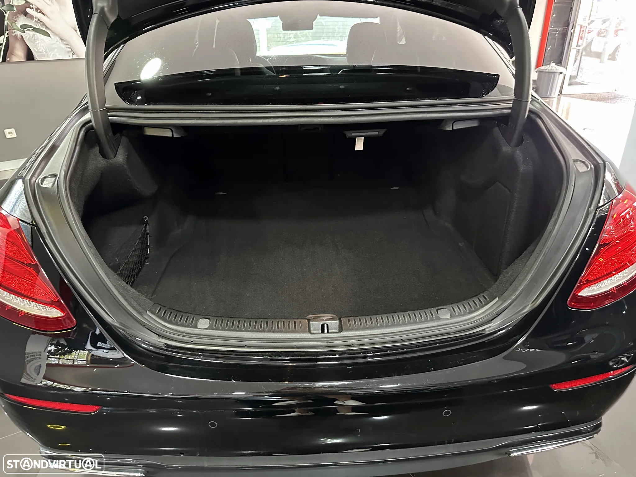 Mercedes-Benz E 220 d AMG Line - 14