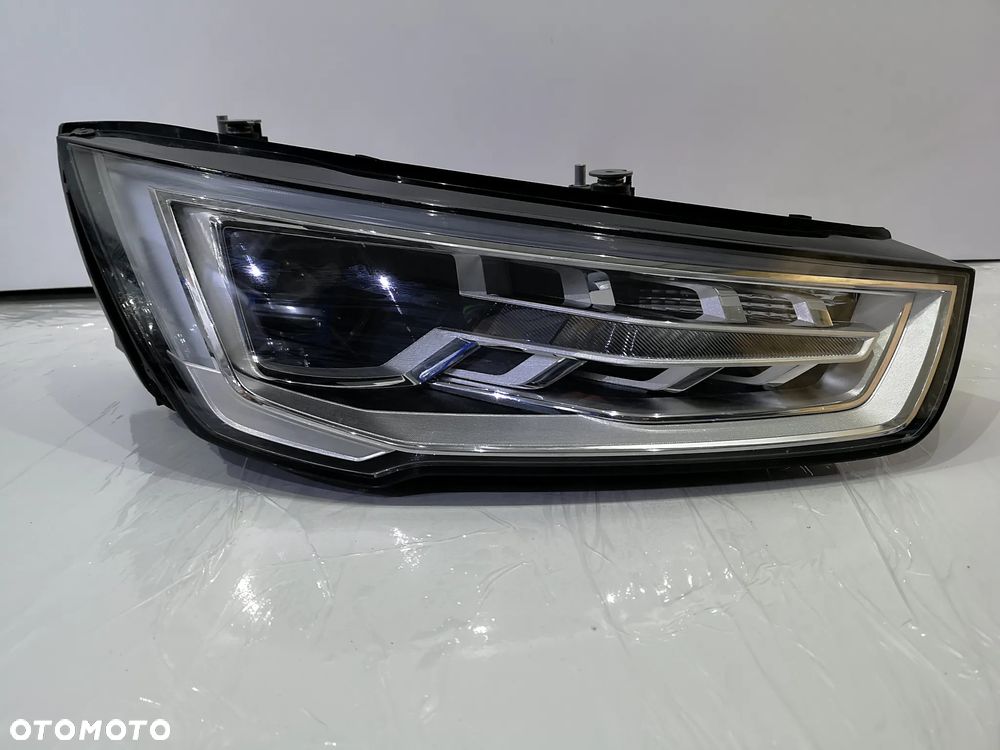 Lampa Prawa Audi A1 8XA LIFT Bo-Xenon LED Przód Przednia