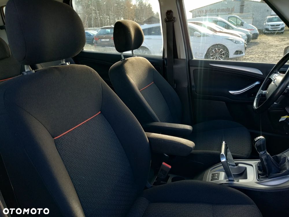 Ford Galaxy 2.0 Ambiente - 14