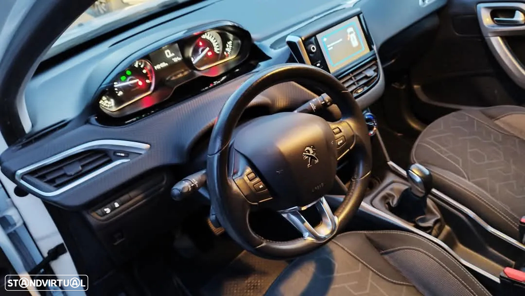 Peugeot 2008 1.6 BlueHDi Style - 9
