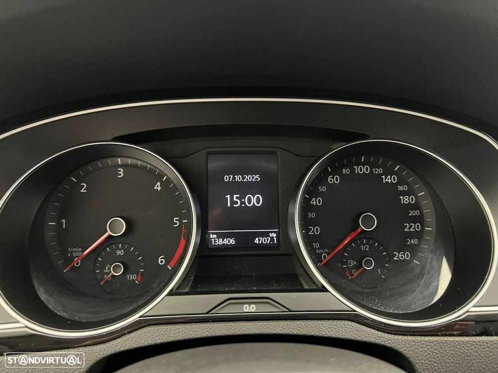 VW Passat Variant 2.0 TDi Confortline - 12