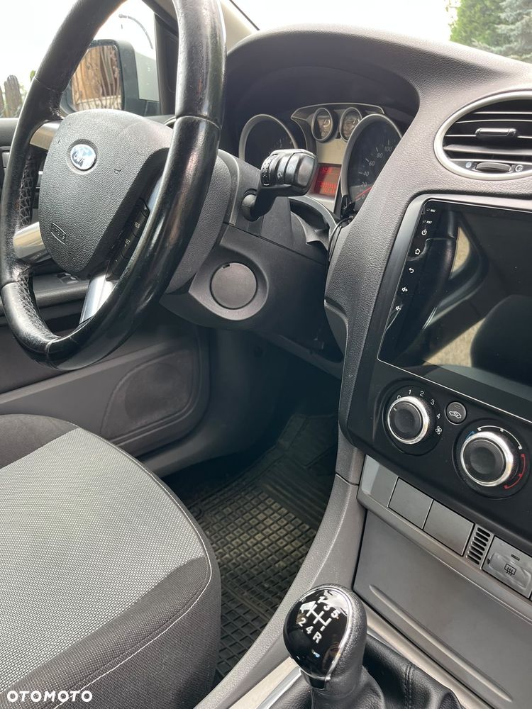 Ford Focus 1.6 16V Titanium - 18
