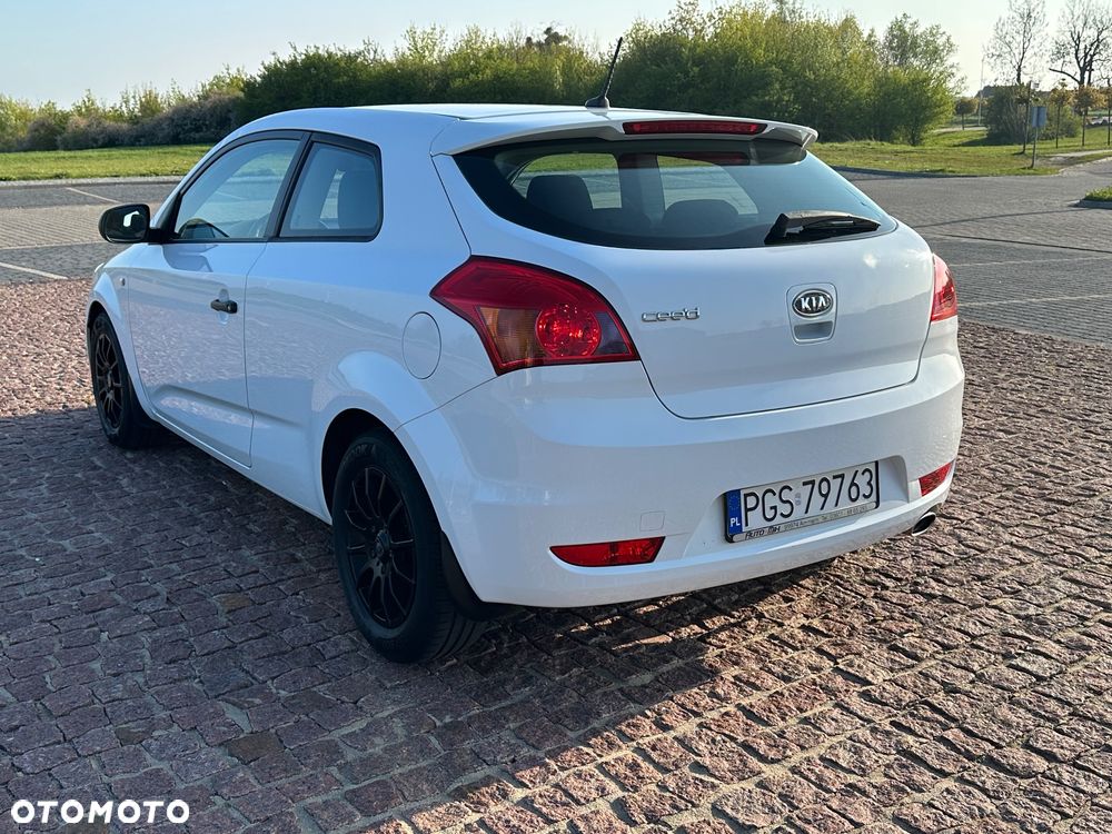 Kia ProCeed 1.4 M - 24