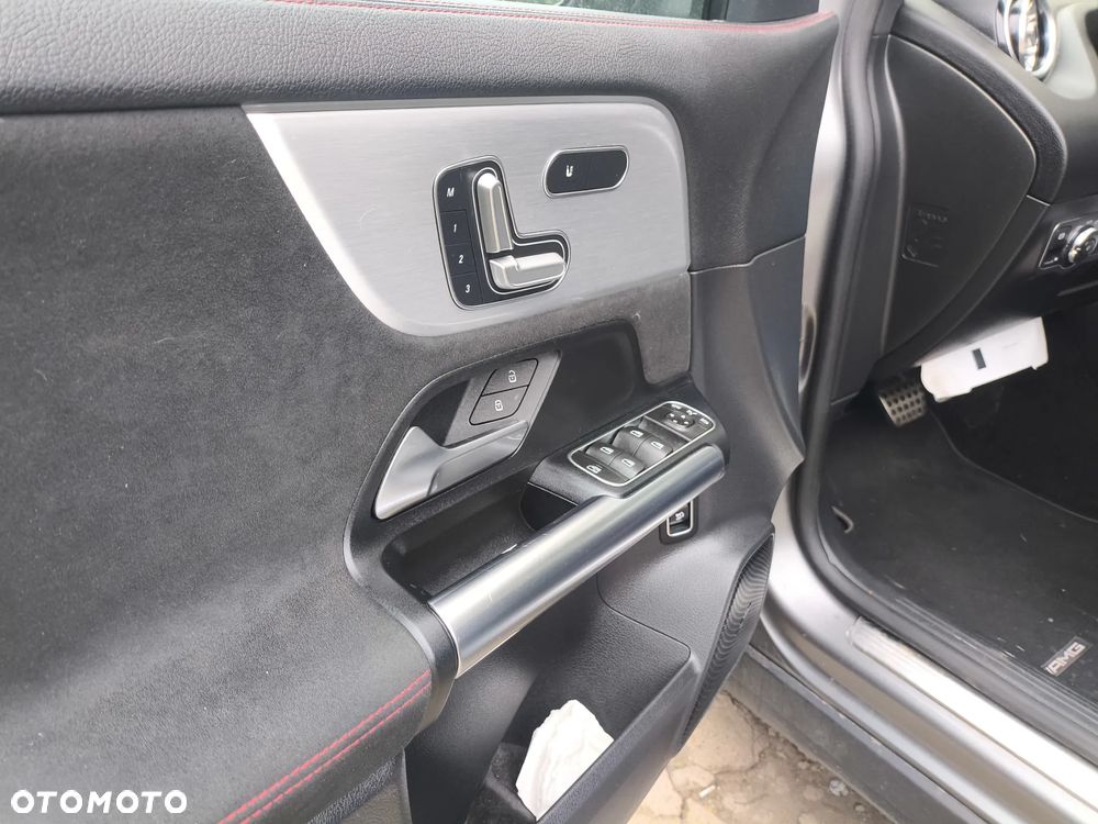 Mercedes-Benz GLA 250 4Matic 8G-DCT AMG Line - 13