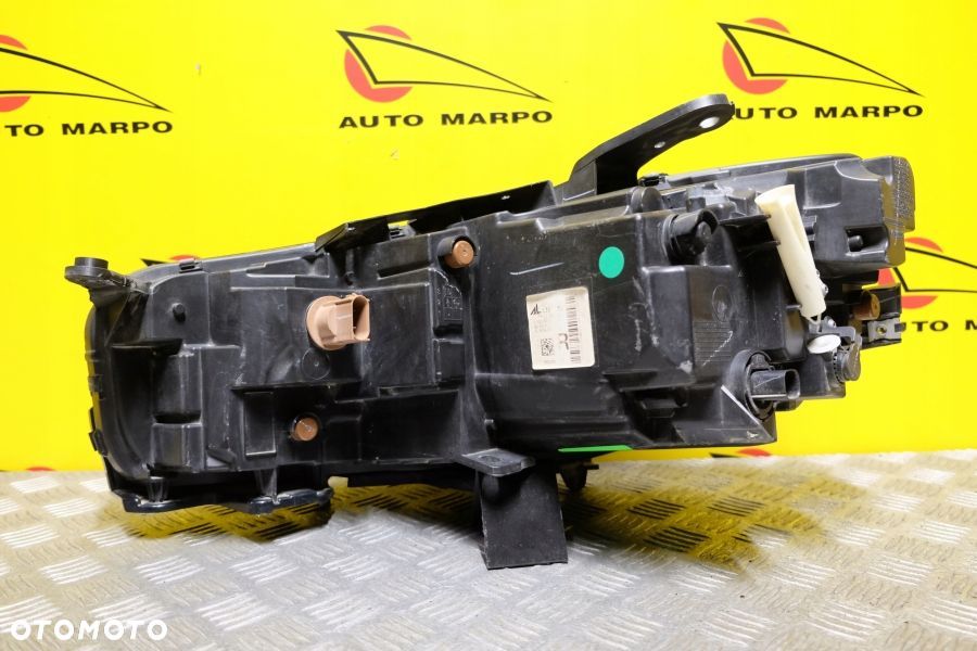 CHRYSLER PACIFICA 2021- REFLEKTOR LAMPA LED R USA - 9