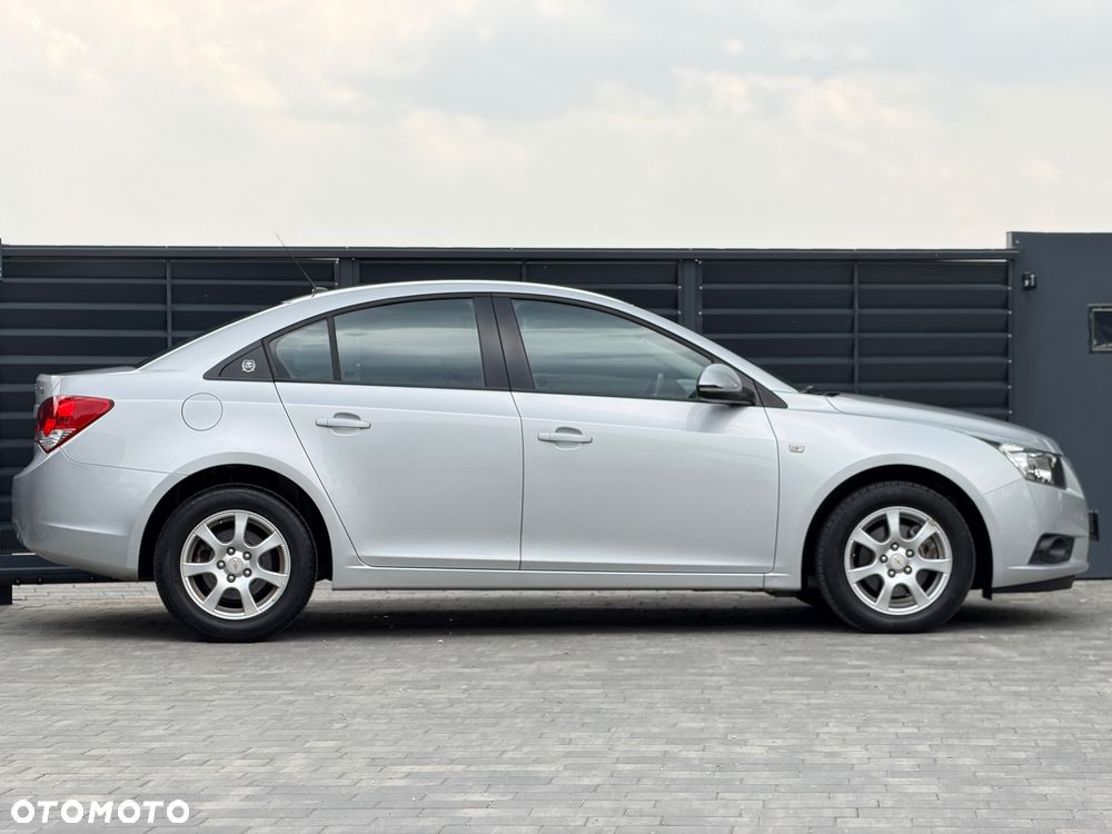 Chevrolet Cruze 1.7 D LT+ - 6