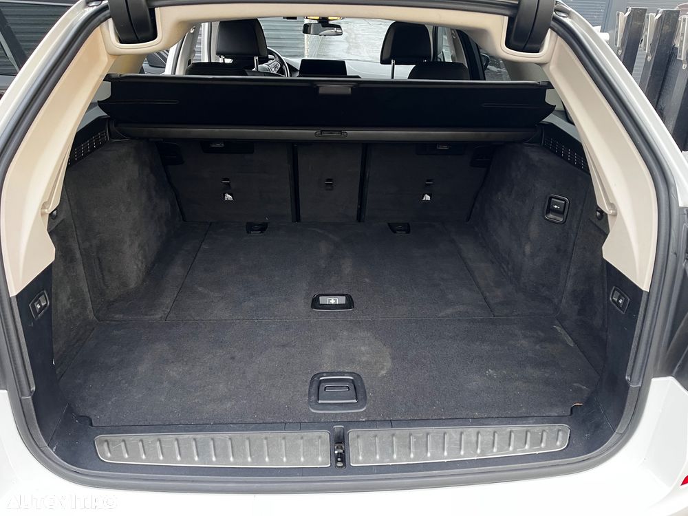 BMW Seria 5 520d Touring Aut. Sport Line - 12