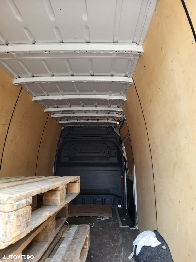 Mercedes-Benz Sprinter - 1