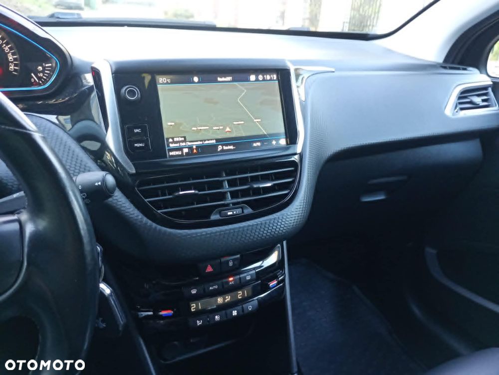 Peugeot 2008 BlueHDi 100 STOP & START Allure - 8