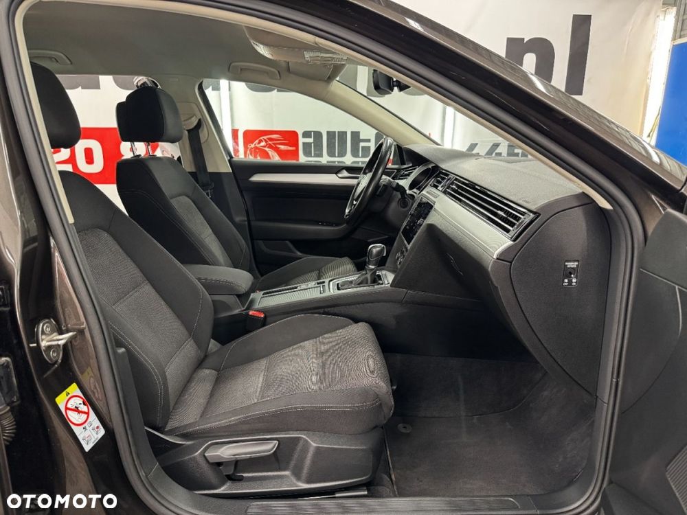 Volkswagen Passat - 40