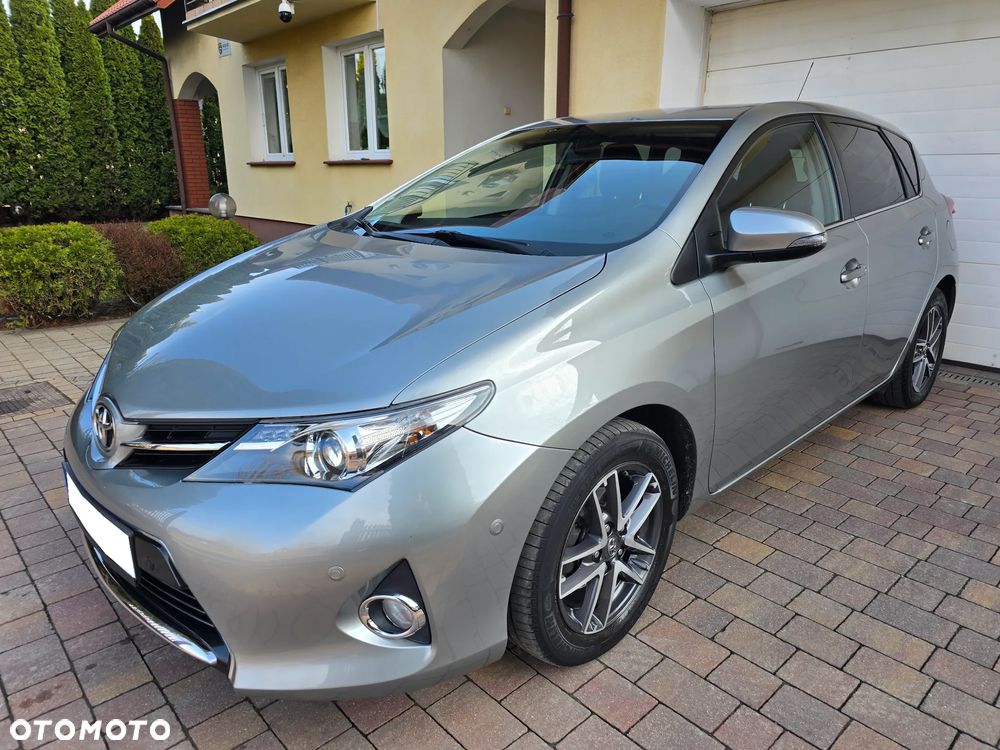 Toyota Auris 1.6 Valvematic Life Plus - 1