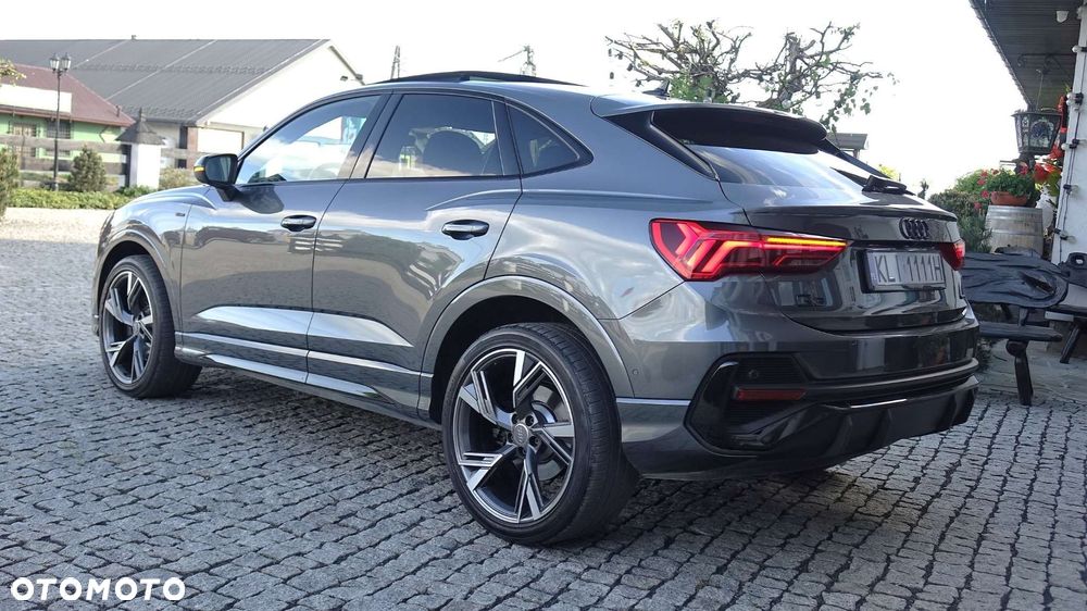 Audi Q3 Sportback - 12