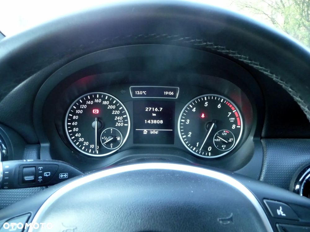 Mercedes-Benz Klasa A 180 BlueEfficiency Edition - 3