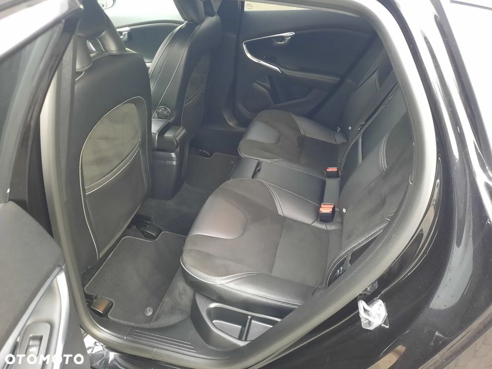 Volvo V40 D2 RDesign - 16