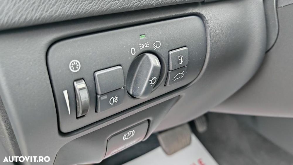 Volvo S60 D5 AWD Geartronic Edition - 17