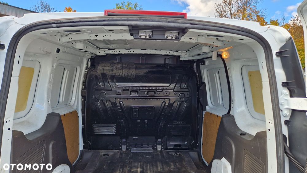 Ford TRANSIT CONNET 1.5 - 8