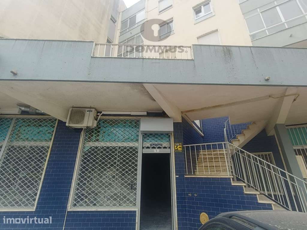 Loja de rua no centro de Loures - Grande imagem: 2/13