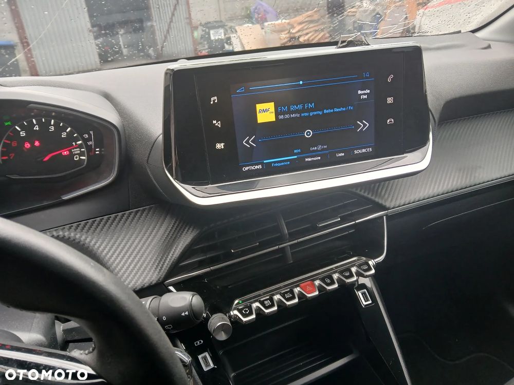 Peugeot 208 1.2 PureTech Style - 8