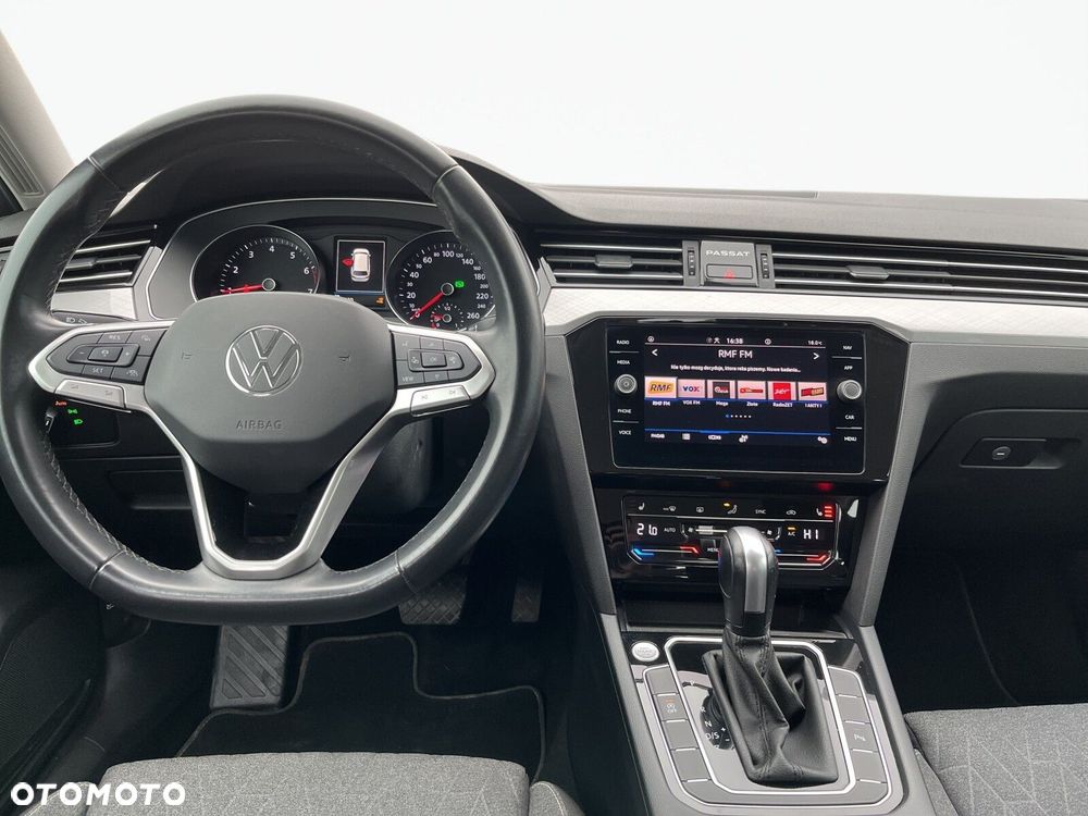 Volkswagen Passat - 17