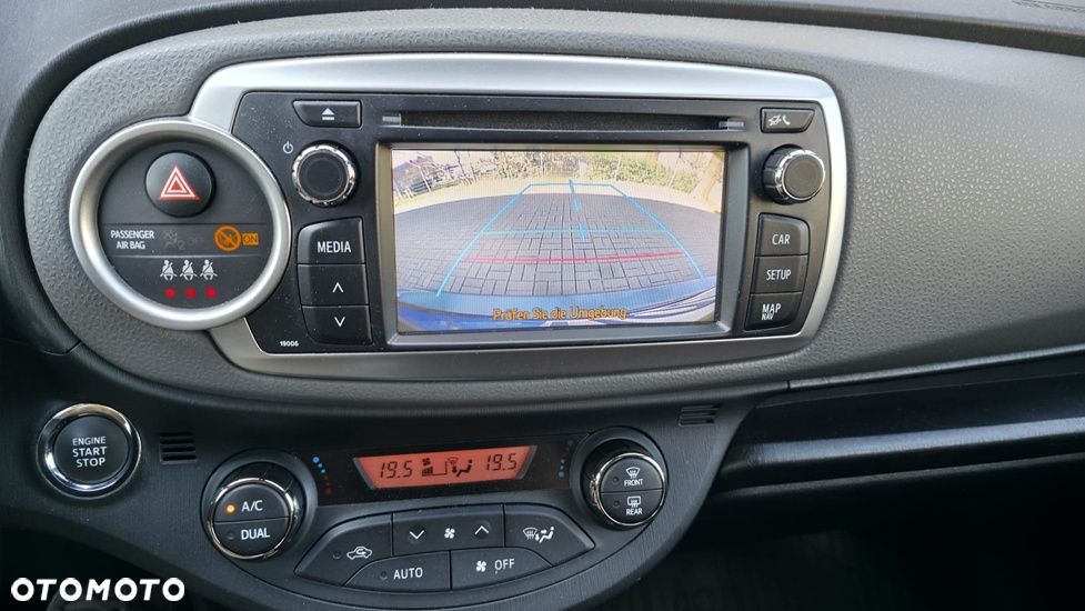 Toyota Yaris 1.33 Premium - 21