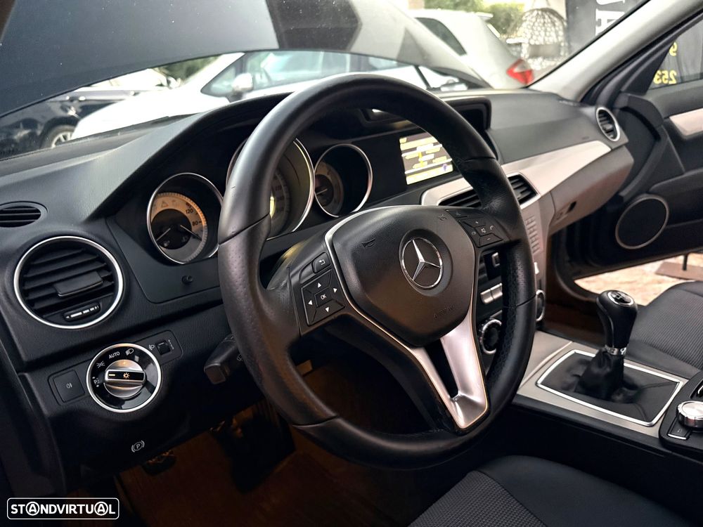 Mercedes-Benz C 220 CDi Avantgarde BlueEfficiency - 38