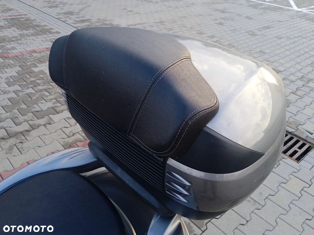 Piaggio X10 - 12