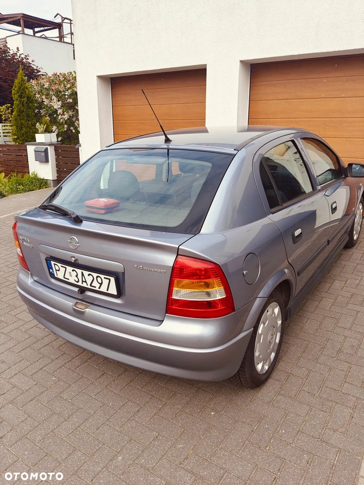 Opel Astra 1.4 Start - 2