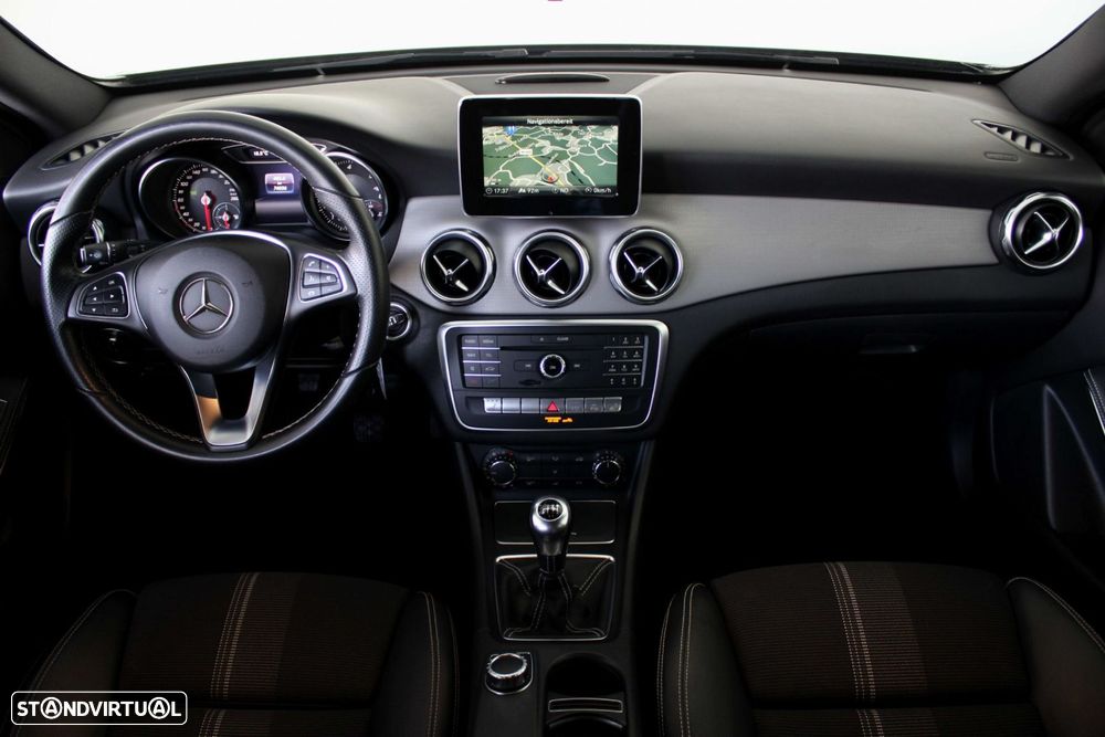 Mercedes-Benz GLA 180 d Urban - 18